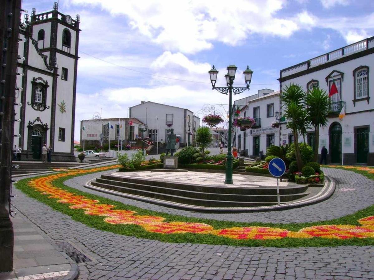 Casa da Ponte Casa familiar no centro de uma vila encantadora Nordeste (Azores) Exterior foto
