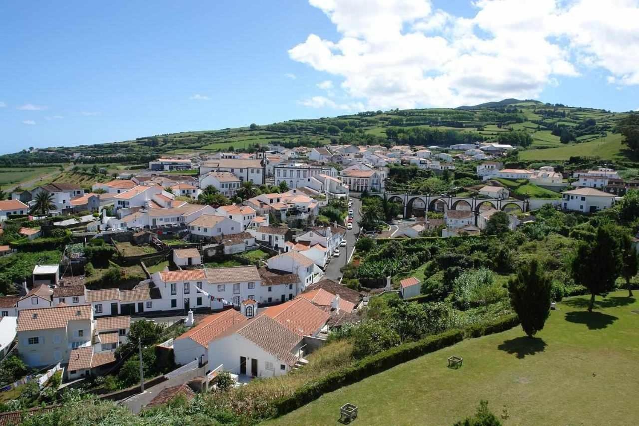 Casa da Ponte Casa familiar no centro de uma vila encantadora Nordeste (Azores) Exterior foto